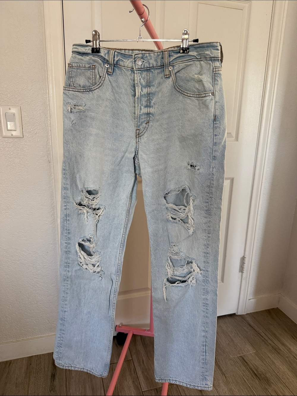 Light Wash Distressed &denim and denim 90’s boyfriend jeans
